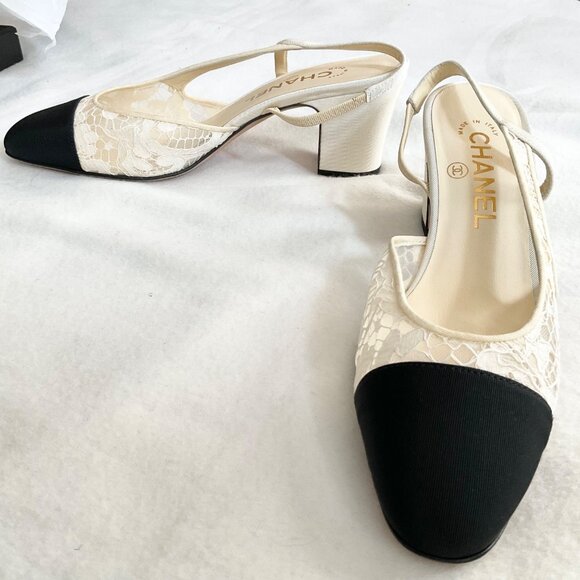 NWB CHANEL Interlocking TWO tone BLK white lace Slingback Pumps heels SZ37 US6.5 - Picture 1 of 10
